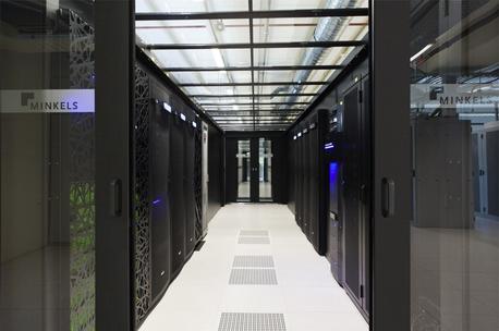 freestanding-corridor-980x650