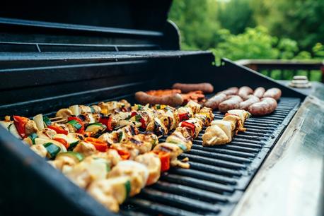 legrand-mit-tud-a-napelemes-es-az-elektromos-grillsuto
